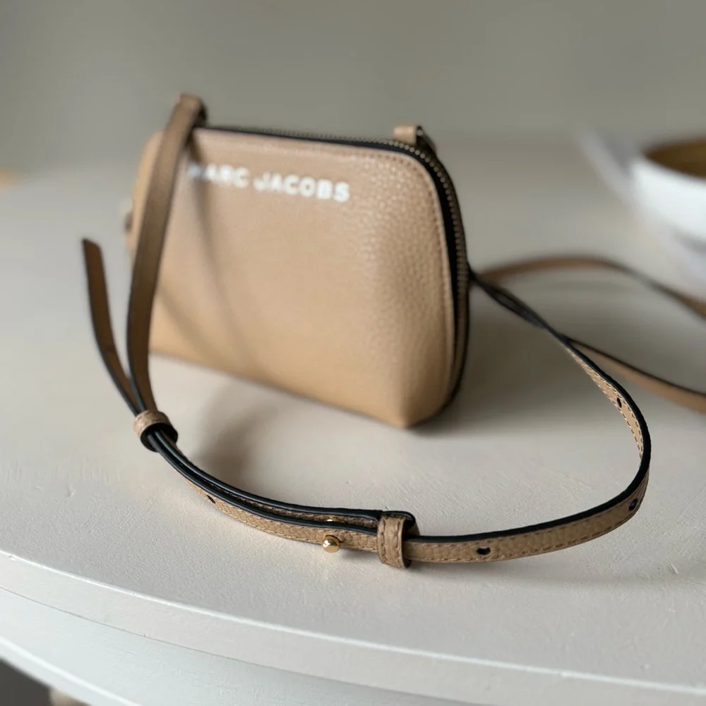 Marc Jacobs Tan Pebbled Leather Crossbody - Picture 3 of 6